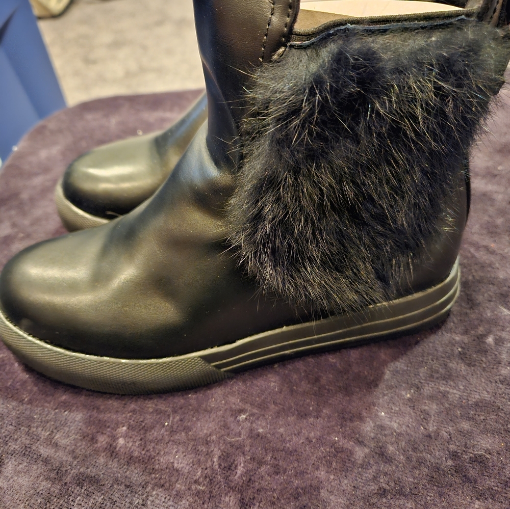 WOMEN'S BOOTS